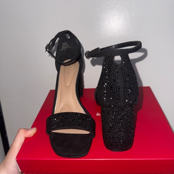 Kelly & Katie Black Wide Foot Friendly Heels with Sparkle - Picture 1 of 6